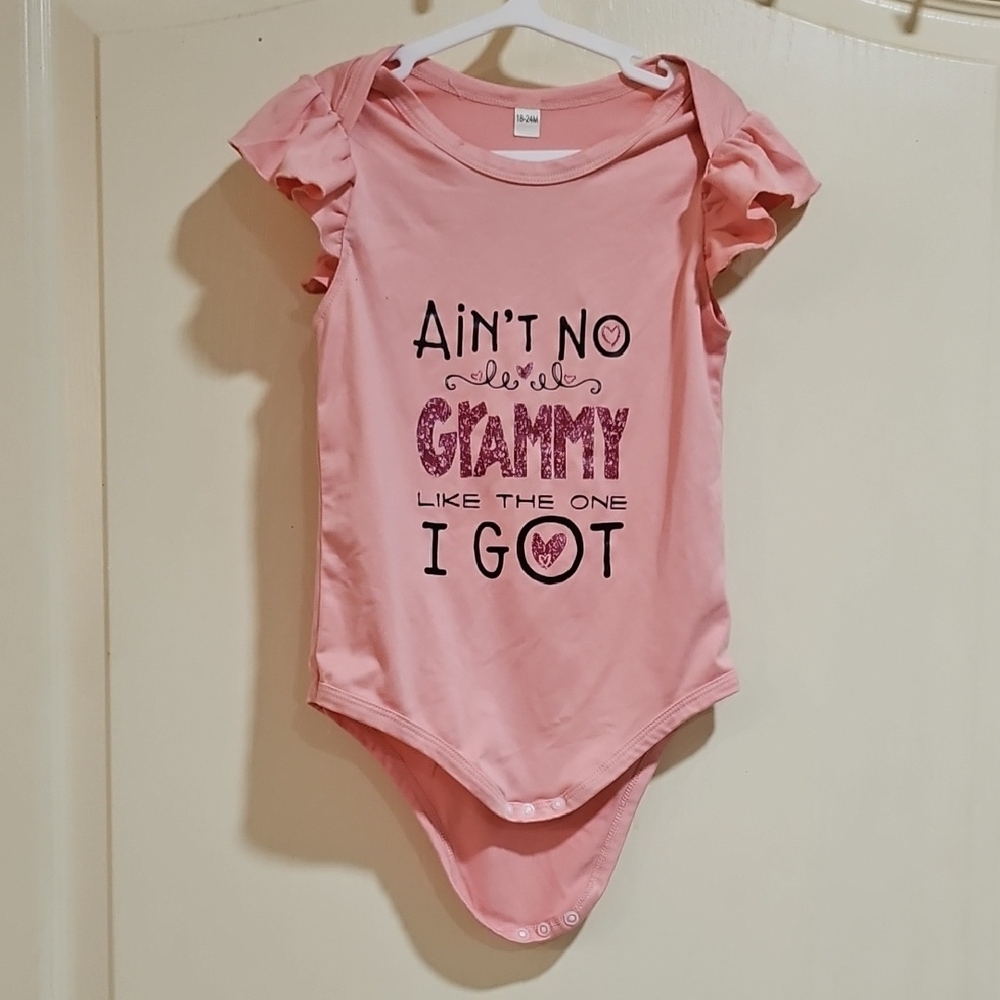 SHEIN Pink Graphic Kids Bodysuit